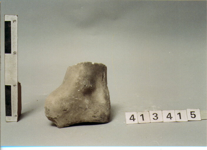 statua/ piede (SECC. III A.C. / IV D.C)