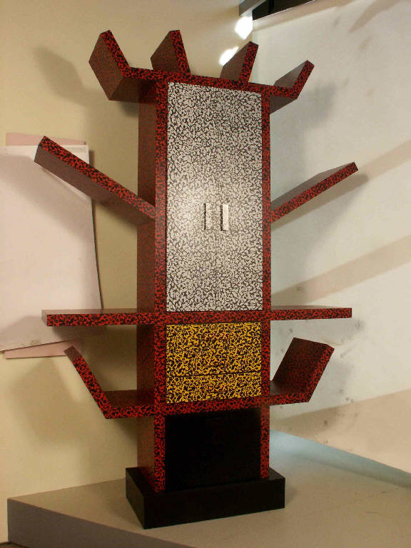 credenza by Sottsass, Ettore,  (inizio sec. XXI)