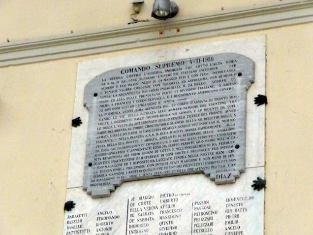 Soggetto assente (lapide commemorativa ai caduti) di Veronese Vittorio (attribui 
