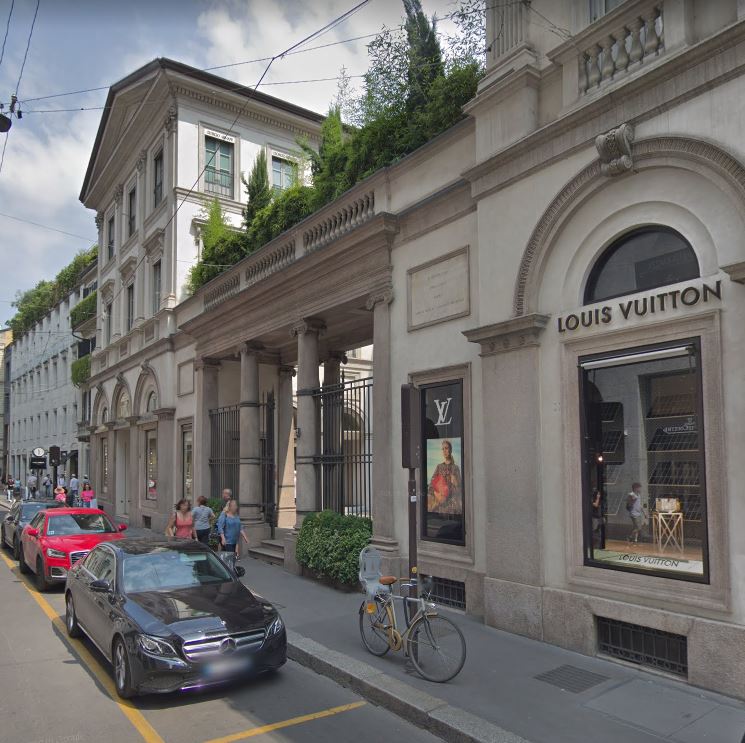 Palazzo Taverna (palazzo) - Milano (MI)  (XIX, inizio)