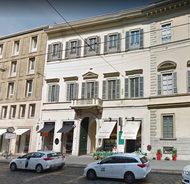 Facciata di casa (casa) - Milano (MI)  (XIX, inizio)
