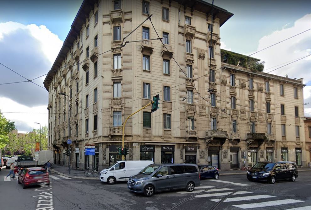 Casa - Milano (MI)  (XX)