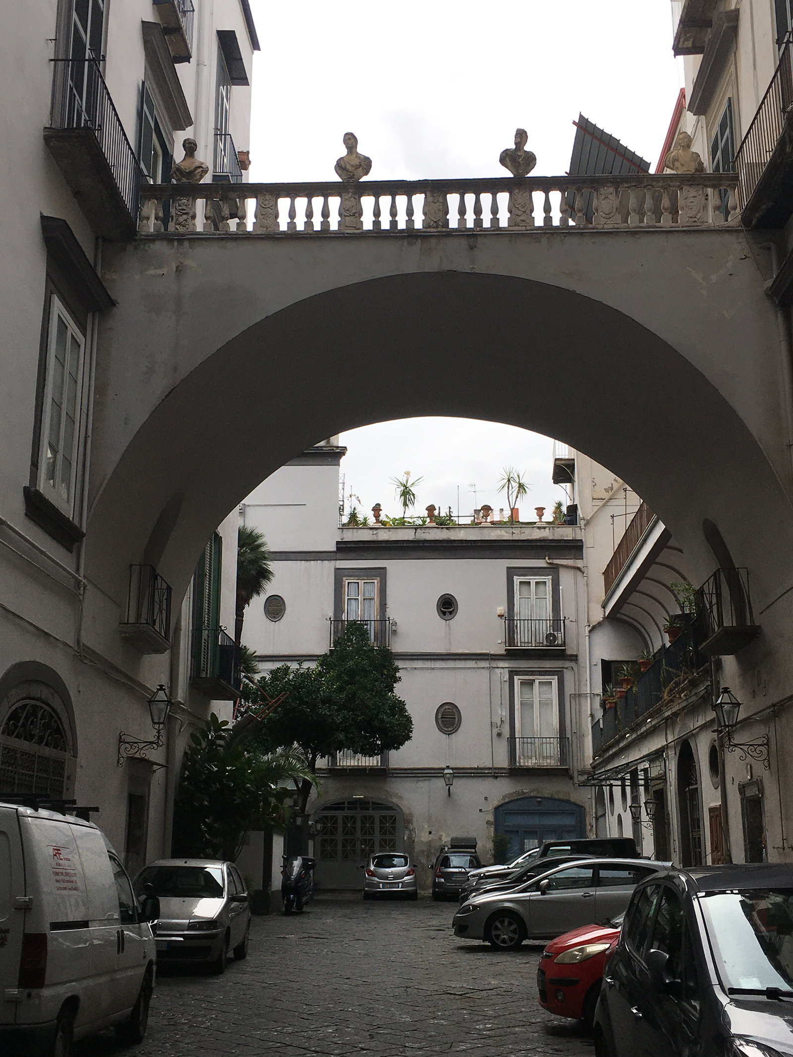 Edificio Liberty con ingresso dal giardino del n.104 (palazzo, privato) - Napoli