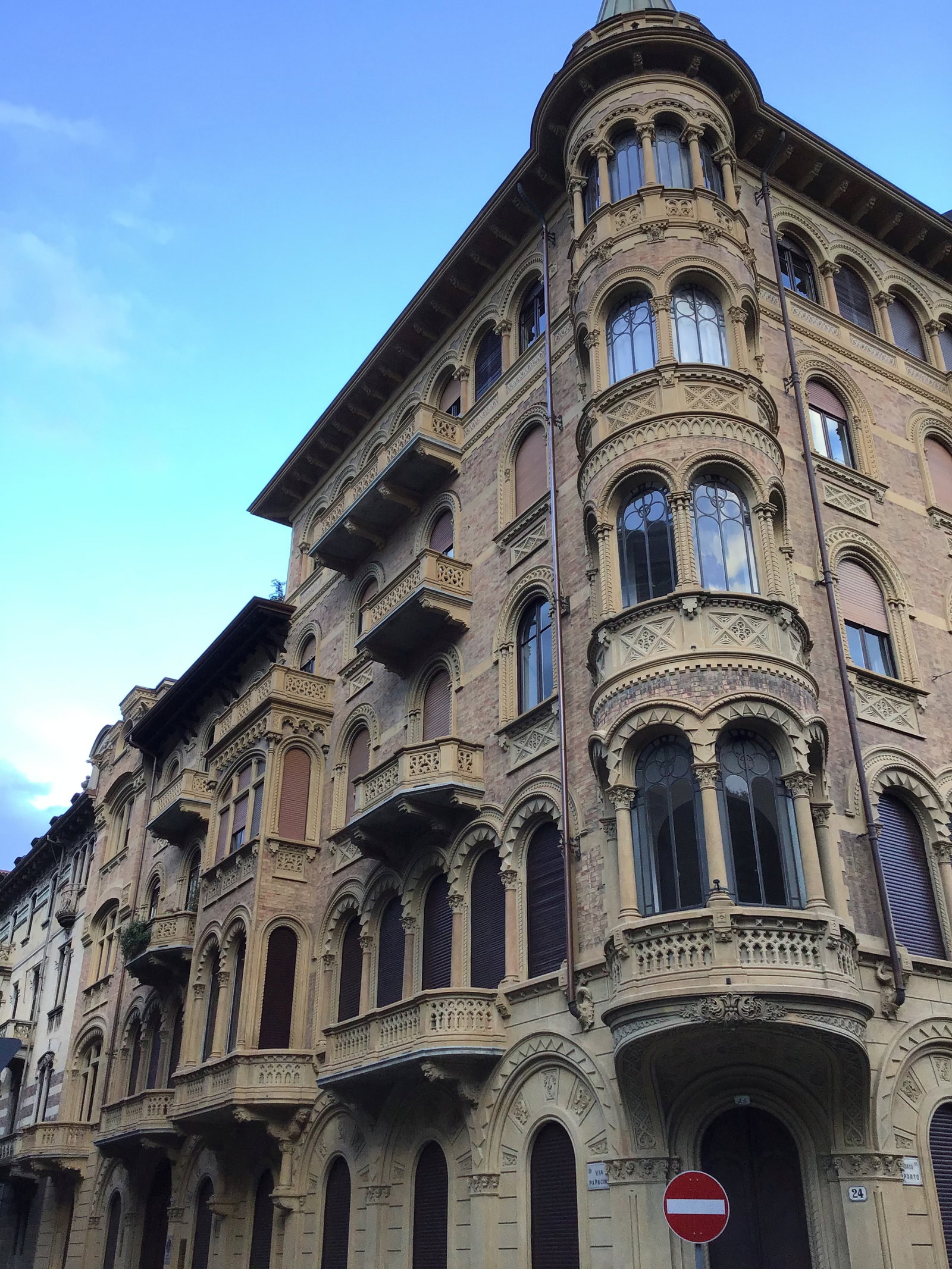 [Casa privata in Via Alessandro Vittorio Papacino, 2] (casa, privata) - Torino (