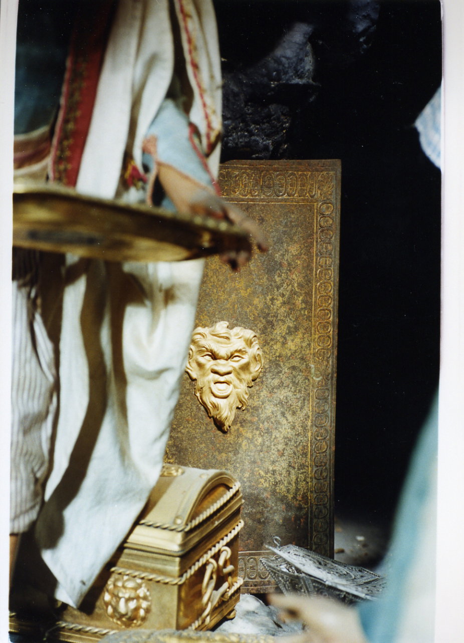 scudo rettangolare (scultura miniaturistica) - bottega napoletana (prima met&agr