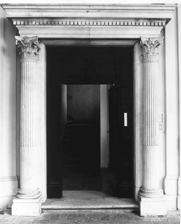 monumento funebre - ambito romano (sec. XVI)