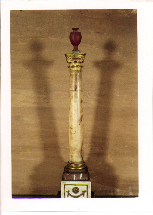 COLONNA E VASO (SEC. XVIII)