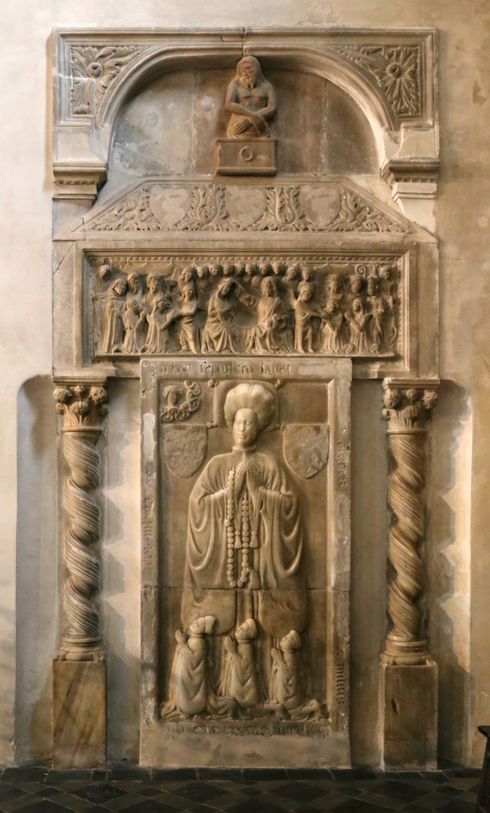 Monumento funerario della famiglia Visconti di Angera