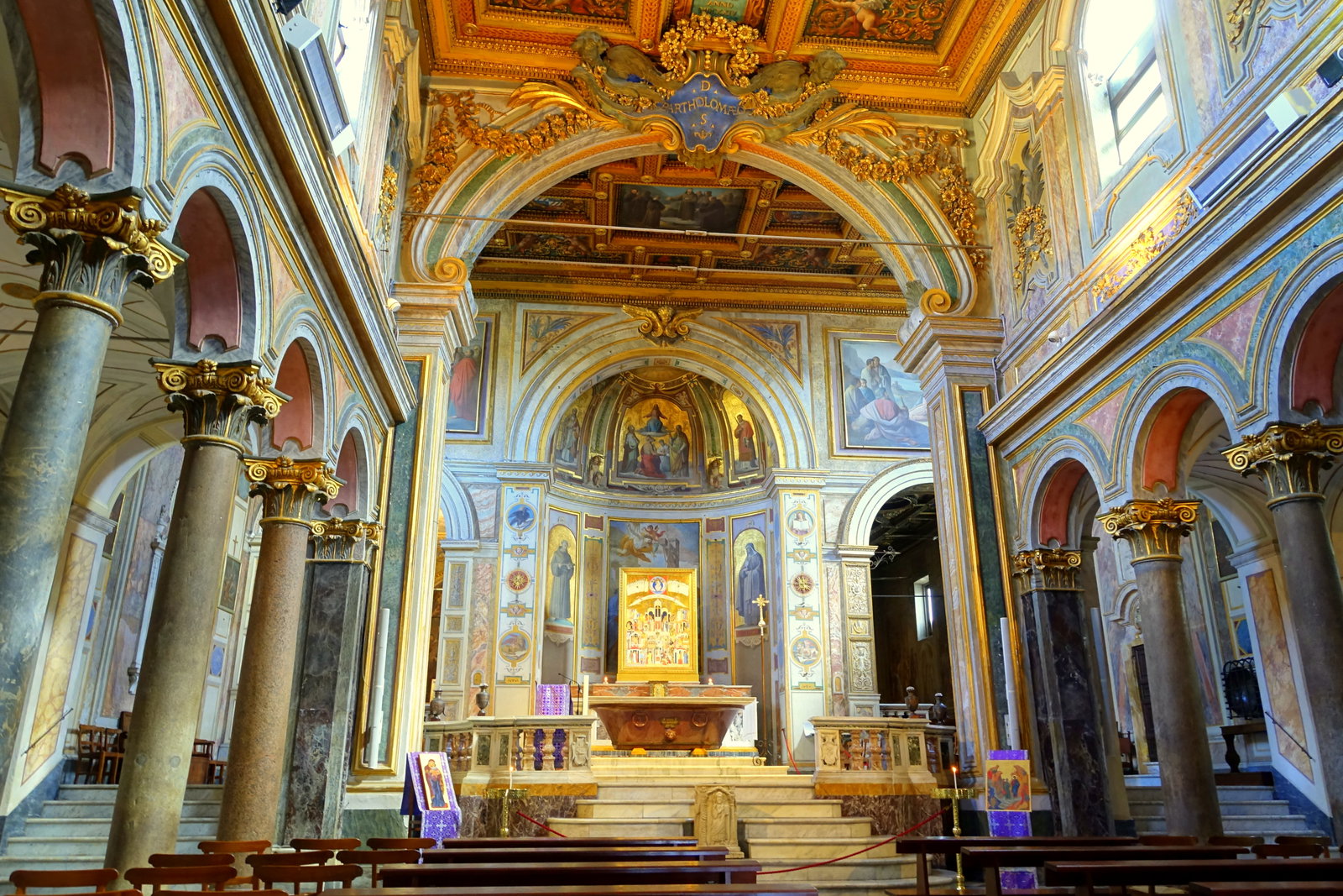 Interior - Basilica di San Bartolomeo all'Isola - Rome, Italy - DSC00465
